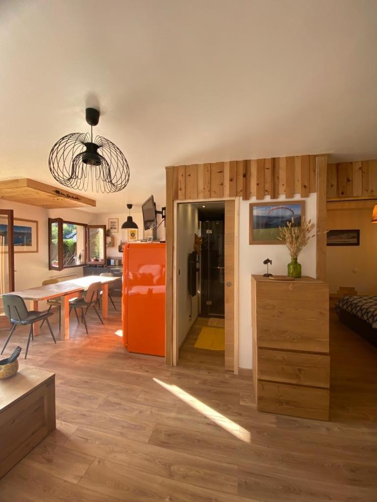 Appartement Au Calme Avec Vue Sur Les Montagnes. Sévrier Exterior foto